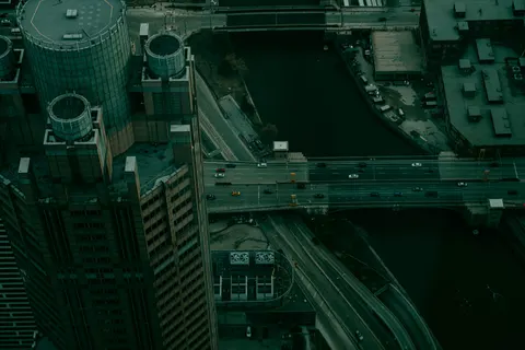 Stadt aus der Vogelperspektive 4K Hintergrundbild · aerial · 3840×2561
