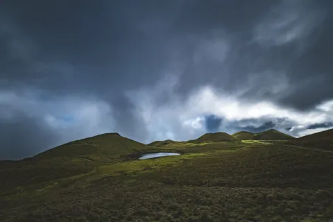绿色丘陵 4K壁纸 · nature · 3840×2560