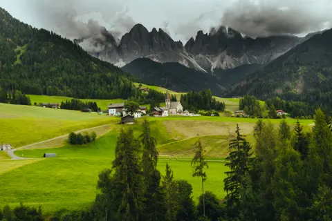 Green Hills 4K Wallpaper · nature · 3840×2560
