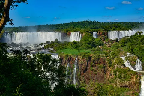 Jungle Waterfall 4K Wallpaper · waterfall · 3840×2560