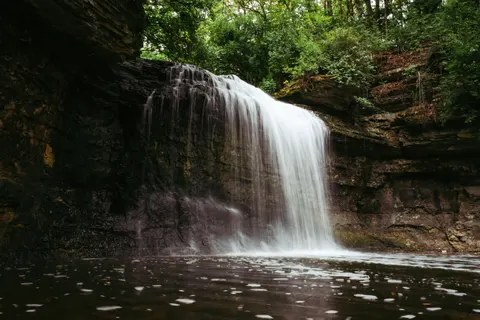 Wasserfall 4K Hintergrundbild · nature · 3840×2560