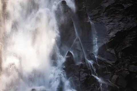 Fond d'écran Cascade 4K · nature · 3840×2560