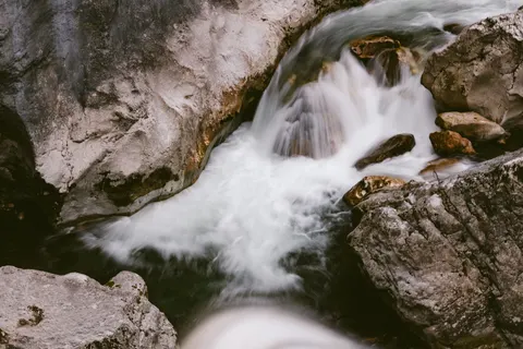 瀑布 4K壁纸 · nature · 3840×2560