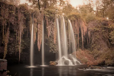 Wasserfall 4K Hintergrundbild · nature · 3840×2560