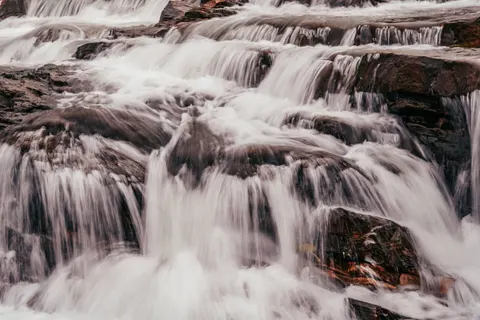 Fond d'écran Cascade 4K · nature · 3840×2560