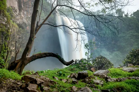 Fond d'écran Cascade 4K · nature · 3840×2561