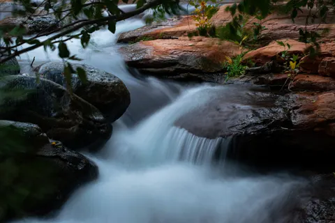 Fond d'écran Cascade 4K · nature · 3840×2560