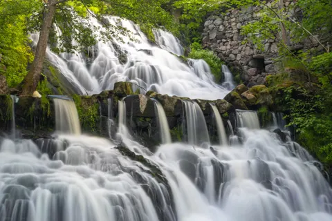 Fond d'écran Cascade 4K · nature · 3840×2560