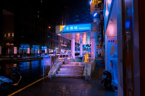 Neon City 4K Wallpaper · neon · 3840×2561