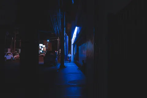خلفية مدينة النيون بدقة 4K · neon · 3840×2560