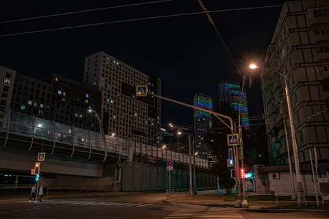 네온 도시 4K 배경화면 · neon · 3840×2560