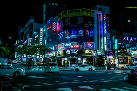 Neon City 4K Wallpaper · neon · 3840×2560