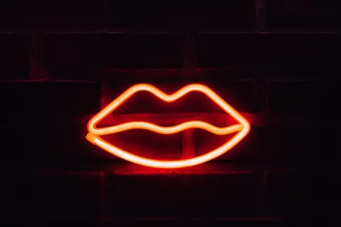 霓虹燈 4K桌布 · neon · 3840×2561