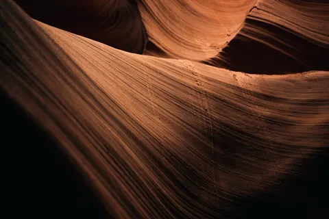 خلفية وادٍ سحيق بدقة 4K · nature · 3840×2561