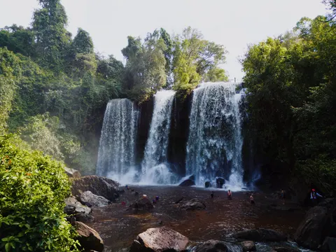 Tropical Falls 4K Wallpaper · tropical · 3840×2880
