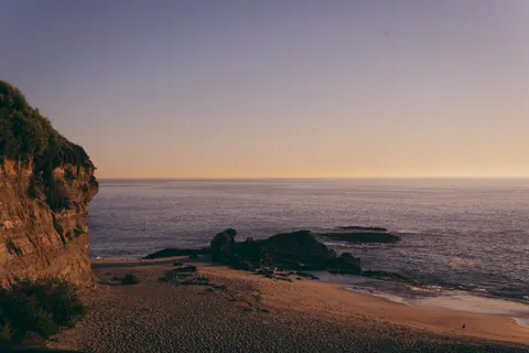 Hình nền Vách Đá Bên Đại Dương 4K · ocean · 3840×2560