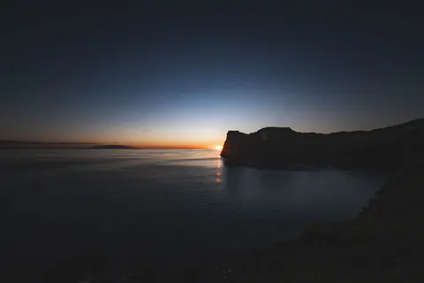 Hình nền Vách Đá Bên Đại Dương 4K · ocean · 3840×2560