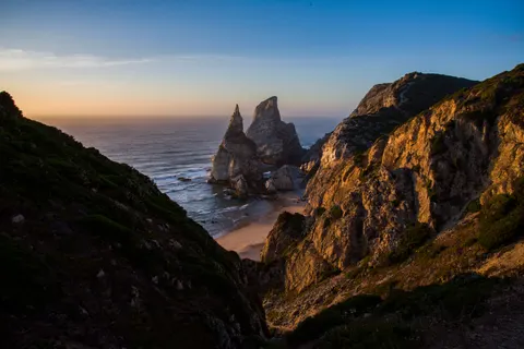 Hình nền Vách Đá Bên Đại Dương 4K · ocean · 3840×2563
