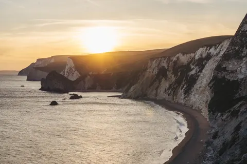 Hình nền Vách Đá Bên Đại Dương 4K · ocean · 3840×2561