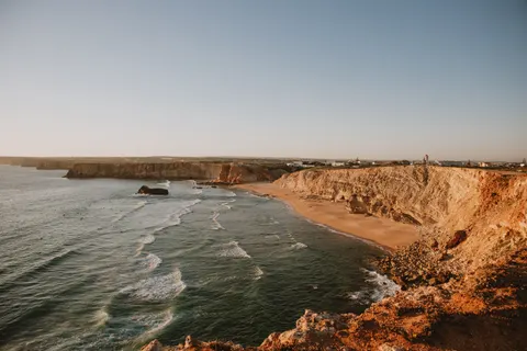 Hình nền Vách Đá Bên Đại Dương 4K · ocean · 3840×2563