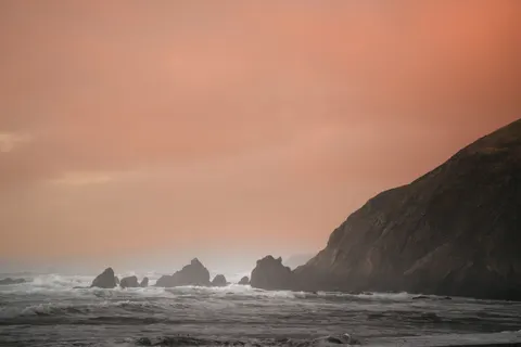 海崖 4K壁纸 · ocean · 3840×2561