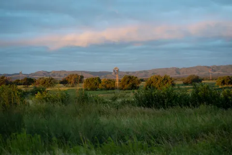 Countryside Field 4K Wallpaper · nature · 3840×2560