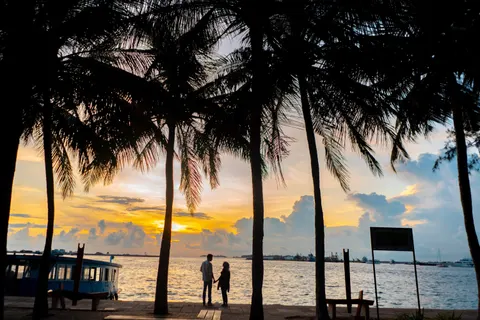 Tropical Sunset 4K Wallpaper · tropical · 3840×2560