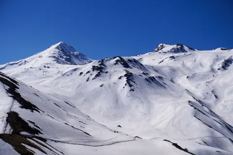 Snowy Mountain Peak 4K Wallpaper · mountains · 3840×2560