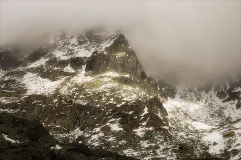 Snowy Mountain Peak 4K Wallpaper · mountains · 3840×2563
