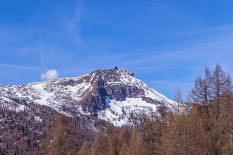 Papel de parede Pico nevado 4K · mountains · 3840×2560