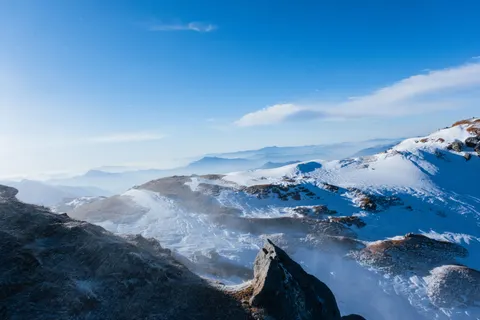 Verschneiter Berggipfel 4K Hintergrundbild · mountains · 3840×2560