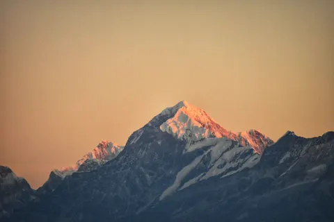 Snowy Mountain Peak 4K Wallpaper · mountains · 3840×2560
