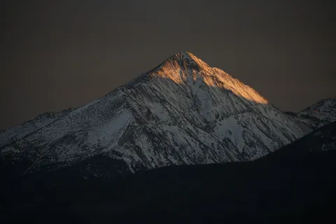 Snowy Mountain Peak 4K Wallpaper · mountains · 3840×2560