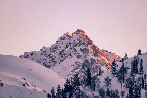 Snowy Mountain Peak 4K Wallpaper · mountains · 3840×2560