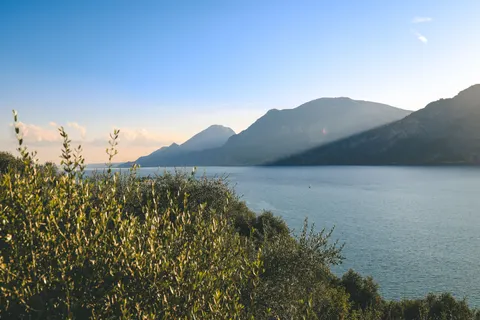 Fond d'écran Chaîne de montagnes 4K · mountains · 3840×2560