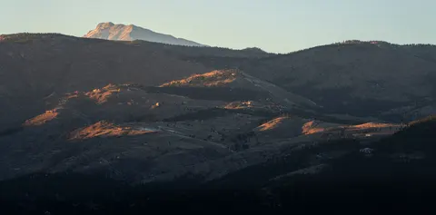 Bergkette 4K Hintergrundbild · mountains · 3840×1895