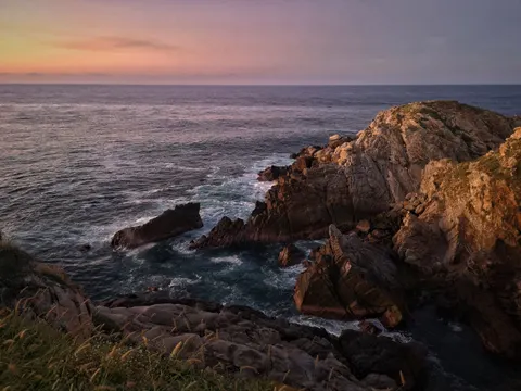 Fond d'écran Falaise sur l'océan 4K · ocean · 3840×2880