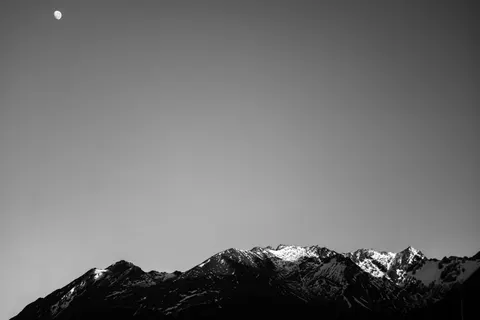 خلفية سلسلة جبال بدقة 4K · mountains · 3840×2563