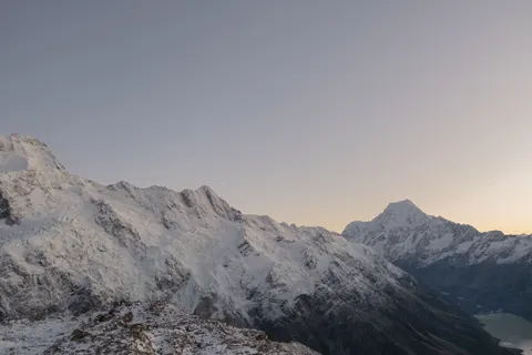 Fond d'écran Chaîne de montagnes 4K · mountains · 3840×2560