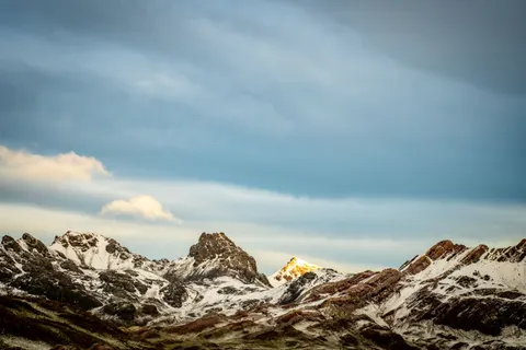 Mountain Range 4K Wallpaper · mountains · 3840×2560