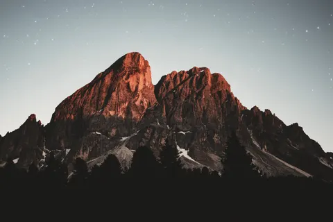 Fond d'écran Chaîne de montagnes 4K · mountains · 3840×2560