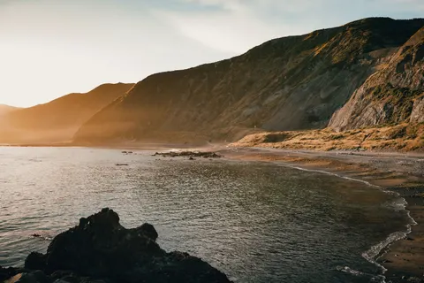 Hình nền Vách Đá Bên Đại Dương 4K · ocean · 3840×2560