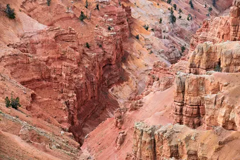 خلفية وادٍ سحيق بدقة 4K · nature · 3840×2560