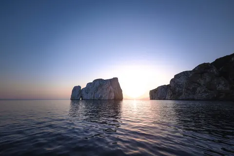 Hình nền Vách Đá Bên Đại Dương 4K · ocean · 3840×2560