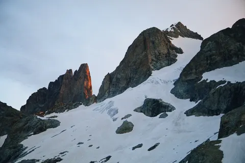 Mountain Range 4K Wallpaper · mountains · 3840×2560