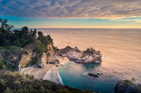 Hình nền Vách Đá Bên Đại Dương 4K · ocean · 3840×2555