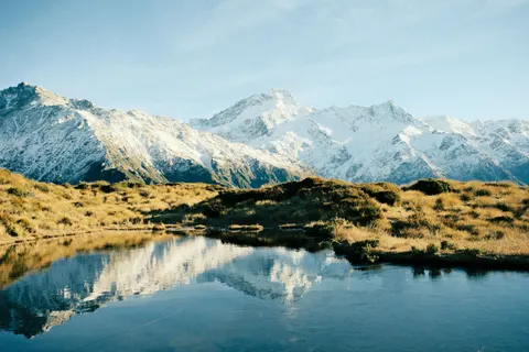 Fond d'écran Lac de montagne 4K · mountains · 3840×2560