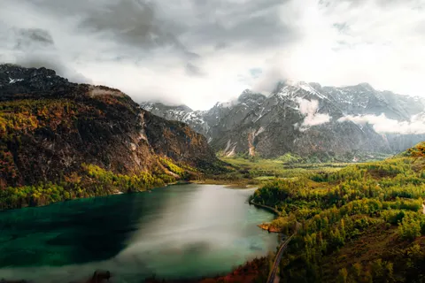 Обои Горное озеро 4K · mountains · 3840×2560