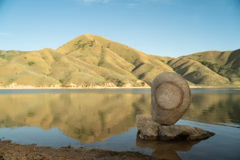 山中湖泊 4K壁纸 · mountains · 3840×2560