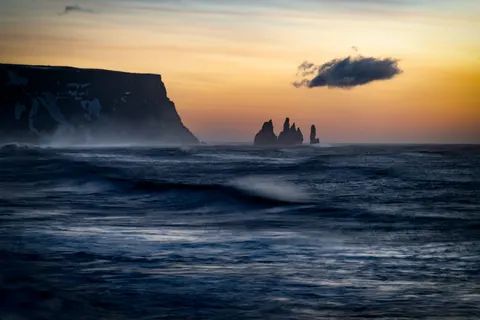 خلفية منحدر المحيط بدقة 4K · ocean · 3840×2560